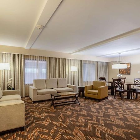 Doubletree By Hilton Lawrence Otel Dış mekan fotoğraf