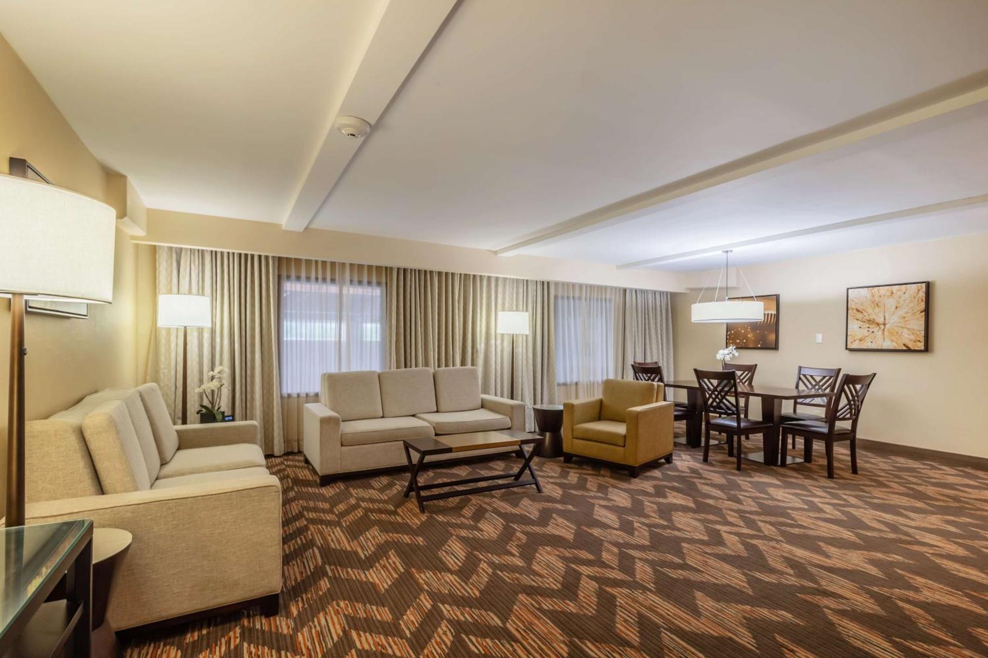Doubletree By Hilton Lawrence Otel Dış mekan fotoğraf